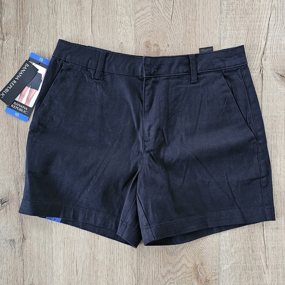 Banana Republic Authentic Chino Flat Front Short, High Rise - Picture 1 of 7